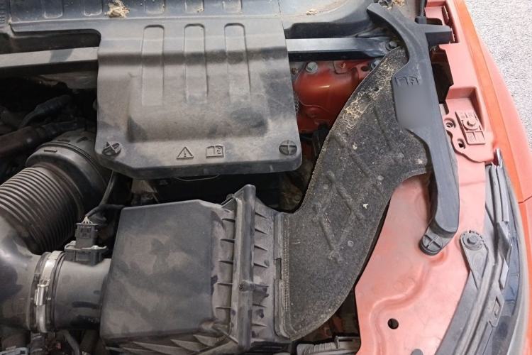 Used Land Rover Range Evoque 2018 240 PS HSE DYNAMIC Convertible Engine Bay Left