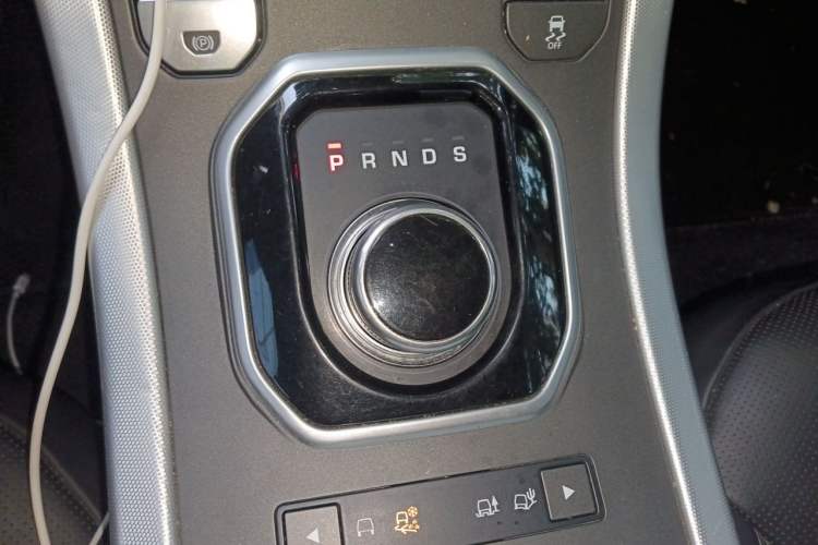Used Land Rover Range Evoque 2018 240 PS HSE DYNAMIC Convertible Gear Lever