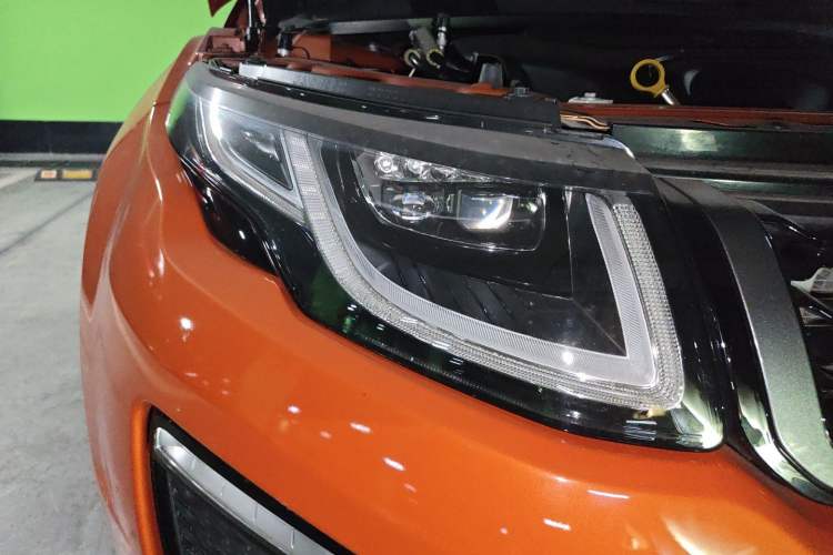 Used Land Rover Range Evoque 2018 240 PS HSE DYNAMIC Convertible Right Front Headlight