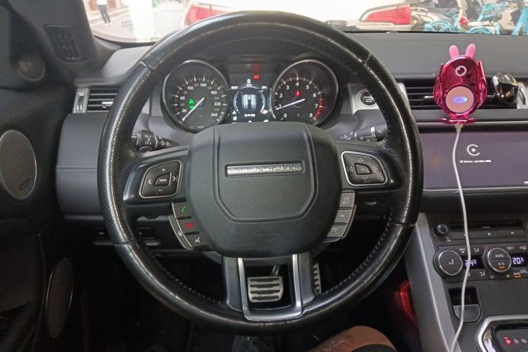 Used Land Rover Range Evoque 2018 240 PS HSE DYNAMIC Convertible Steering Wheel