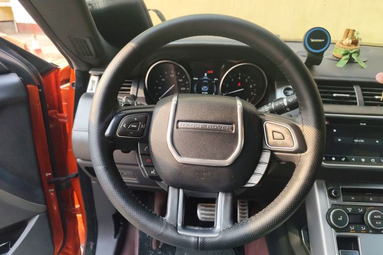 Used Land Rover Range Evoque 2018 240 PS HSE DYNAMIC Convertible Steering Wheel
