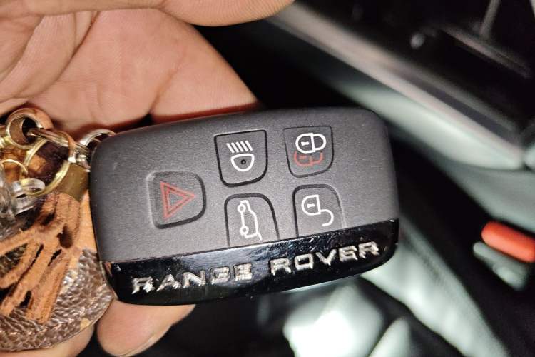 Used Land Rover Range Evoque 2018 240 PS HSE DYNAMIC Convertible Vehicle Key