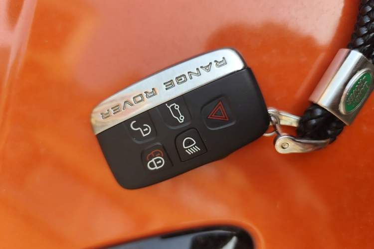 Used Land Rover Range Evoque 2018 240 PS HSE DYNAMIC Convertible Vehicle Key