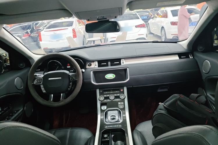 Used Land Rover Range Evoque 2018 240 PS SE DYNAMIC Smart Edition Center Console
