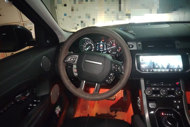 Used Land Rover Range Evoque 2018 240 PS HSE DYNAMIC All-Wheel Drive Edition Steering Wheel