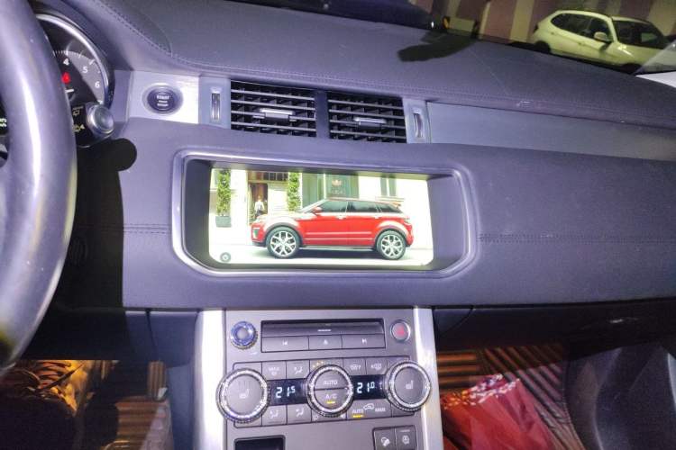 Used Land Rover Range Evoque 2018 240 PS SE Smart Brilliance Edition Audio And AC Panel