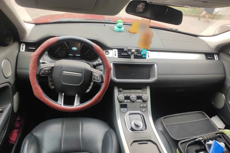Used Land Rover Range Evoque 2018 240 PS SE Smart Brilliance Edition Center Console