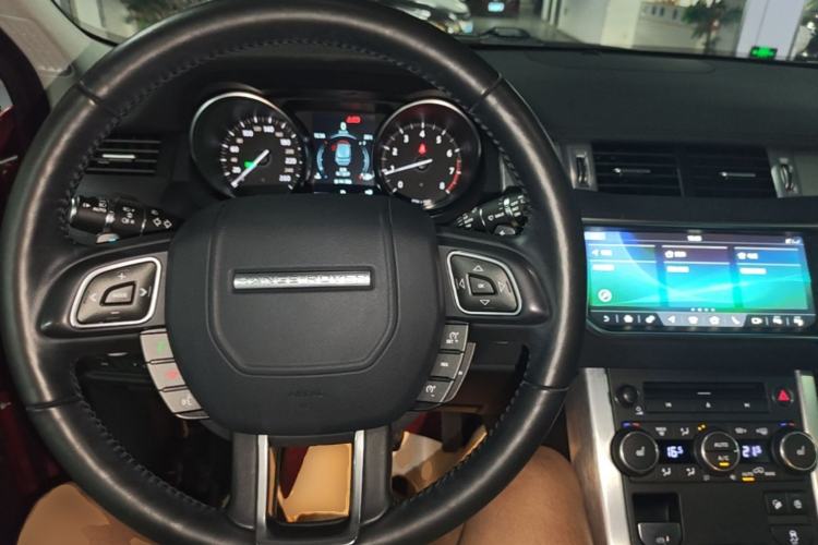 Used Land Rover Range Evoque 2018 240 PS SE Smart Brilliance Edition Center Console
