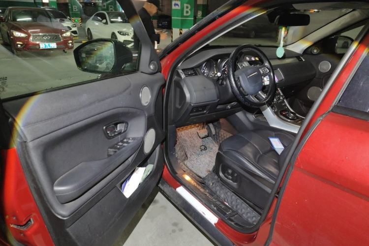 Used Land Rover Range Evoque 2018 240 PS SE Smart Brilliance Edition Driver Seat