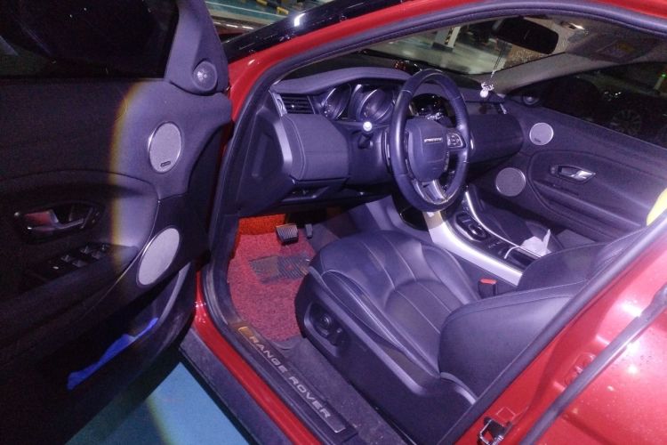 Used Land Rover Range Evoque 2018 240 PS SE Smart Brilliance Edition Driver Seat