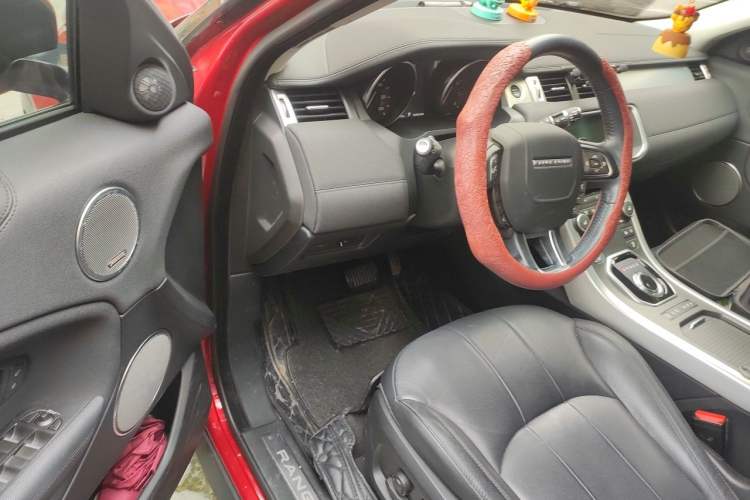 Used Land Rover Range Evoque 2018 240 PS SE Smart Brilliance Edition Driver Seat