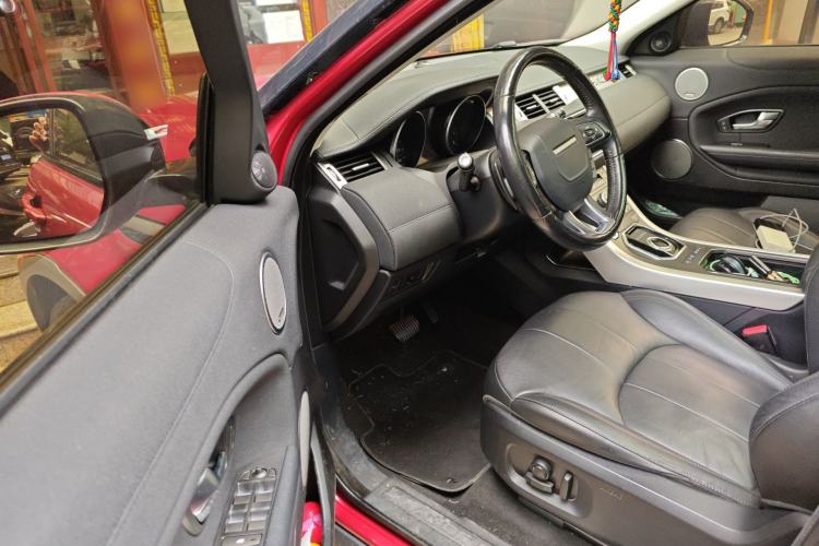Used Land Rover Range Evoque 2018 240 PS SE Smart Brilliance Edition Driver Seat
