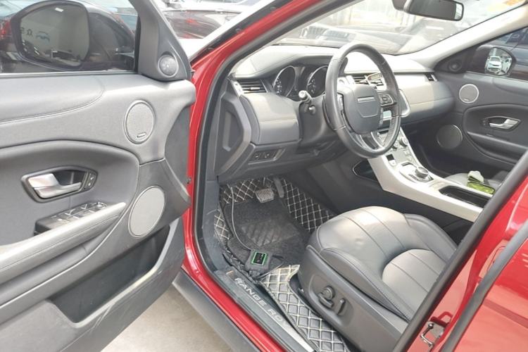 Used Land Rover Range Evoque 2018 240 PS SE Smart Brilliance Edition Driver Seat