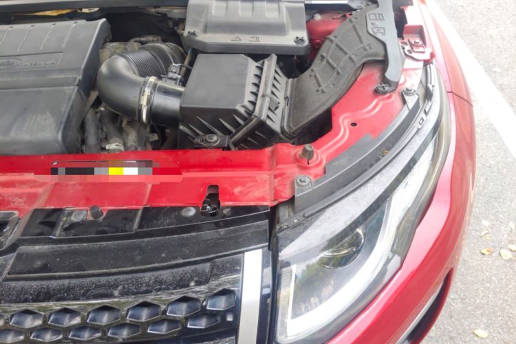 Used Land Rover Range Evoque 2018 240 PS SE DYNAMIC Smart Edition Engine Bay Left