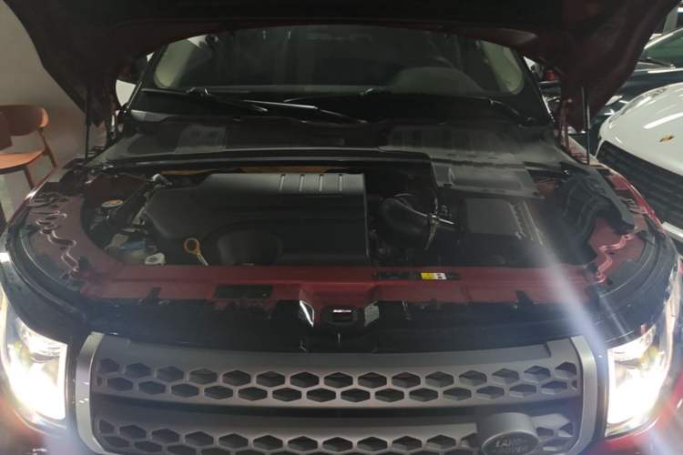 Used Land Rover Range Evoque 2018 240 PS SE Smart Brilliance Edition Engine Bay