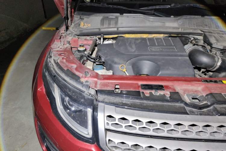 Used Land Rover Range Evoque 2018 240 PS SE Smart Brilliance Edition Engine Bay Right