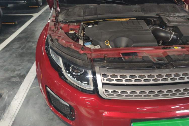 Used Land Rover Range Evoque 2018 240 PS SE Smart Brilliance Edition Engine Bay Right