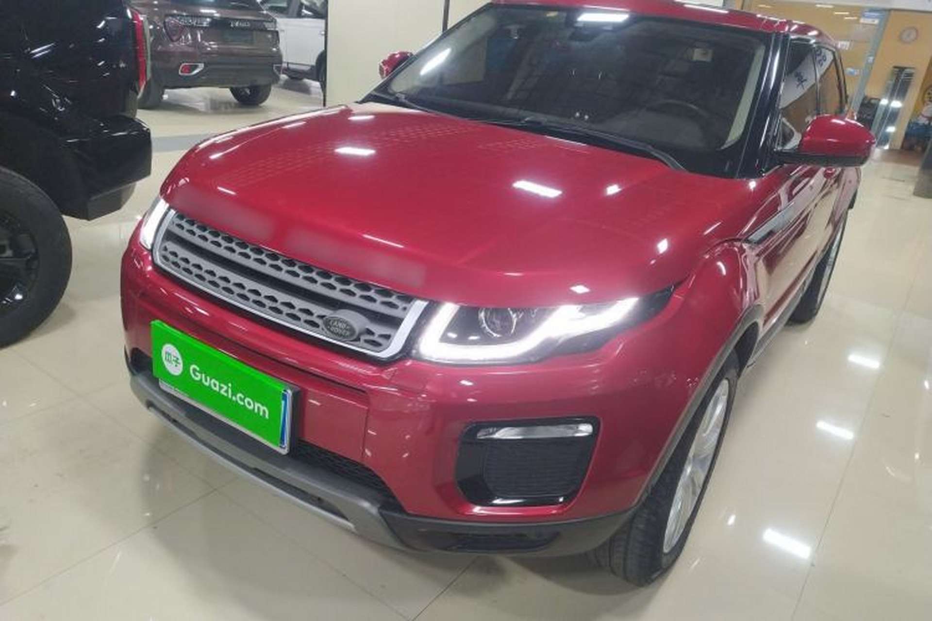 Used Land Rover Range Evoque 2018 240 PS SE Smart Brilliance Edition Front Left 45 Deg