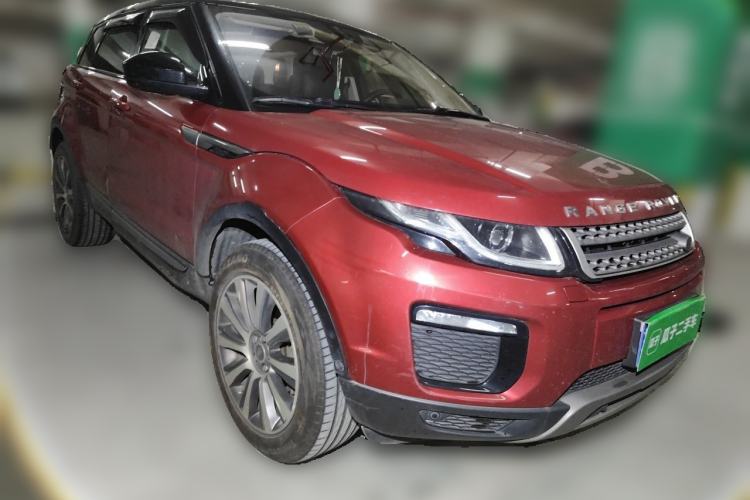Used Land Rover Range Evoque 2018 240 PS SE Smart Brilliance Edition Front Right 45 Deg