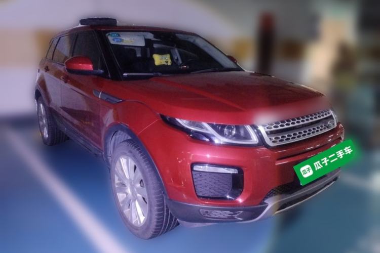 Used Land Rover Range Evoque 2018 240 PS SE Smart Brilliance Edition Front Right 45 Deg