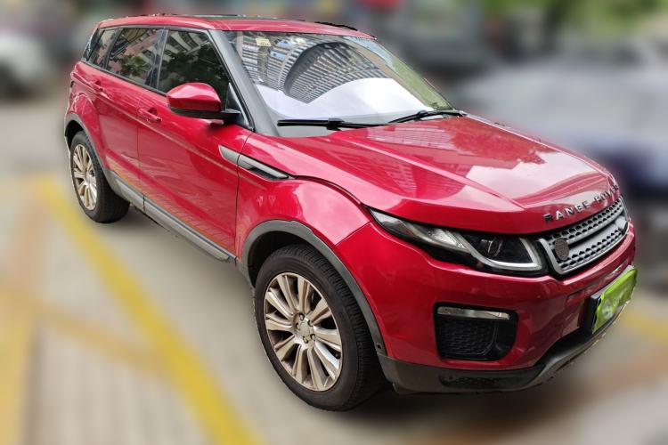 Used Land Rover Range Evoque 2018 240 PS SE Smart Brilliance Edition Front Right 45 Deg