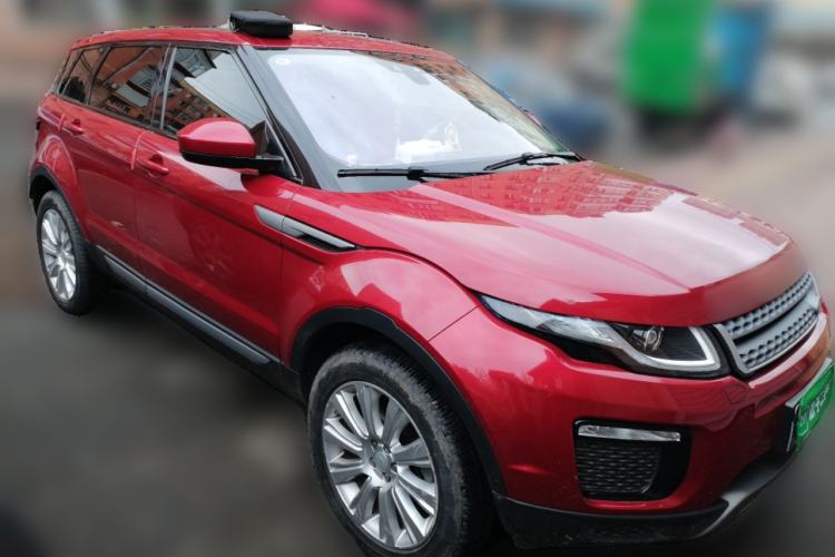 Used Land Rover Range Evoque 2018 240 PS SE Smart Brilliance Edition Front Right 45 Deg