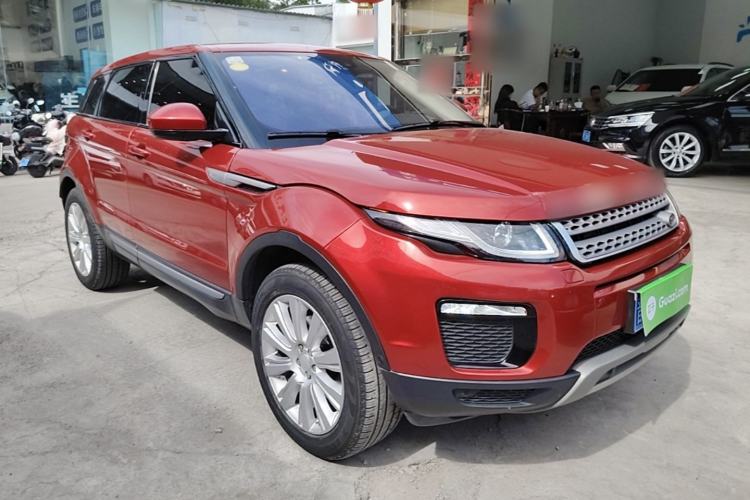 Used Land Rover Range Evoque 2018 240 PS SE Smart Brilliance Edition Front Right 45 Deg