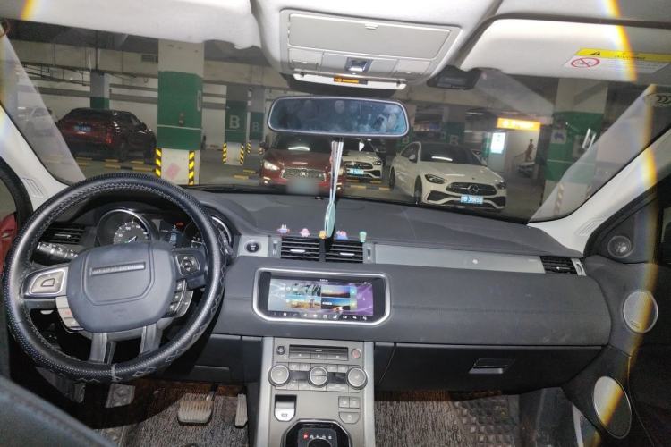 Used Land Rover Range Evoque 2018 240 PS SE Smart Brilliance Edition Headliner