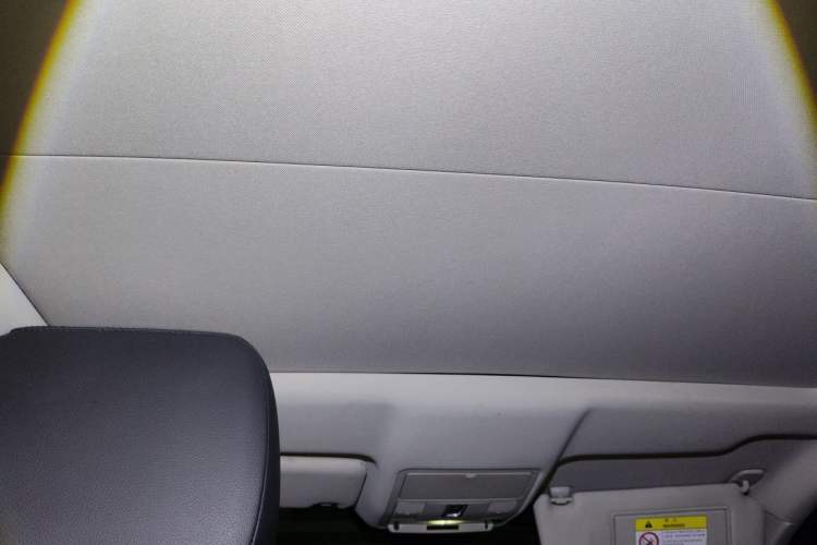 Used Land Rover Range Evoque 2018 240 PS SE Smart Brilliance Edition Headliner