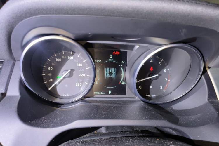 Used Land Rover Range Evoque 2018 240 PS SE DYNAMIC Smart Edition Instrument Cluster