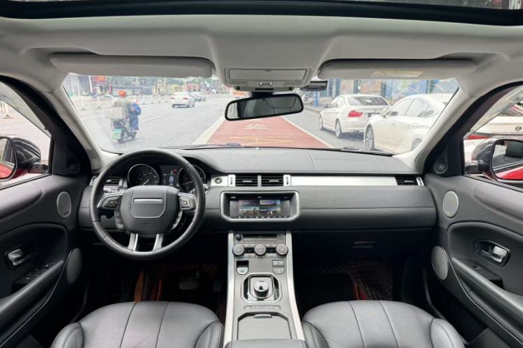 Used Land Rover Range Evoque 2018 240 PS SE Smart Brilliance Edition Interior 1