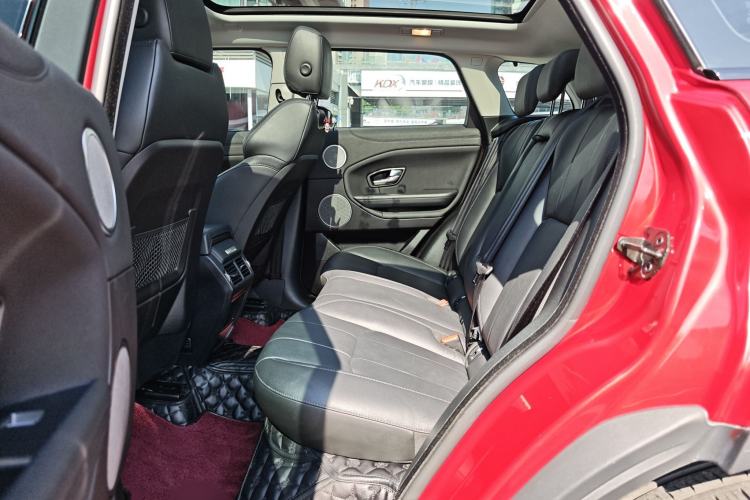 Used Land Rover Range Evoque 2018 240 PS SE Smart Brilliance Edition Interior 3
