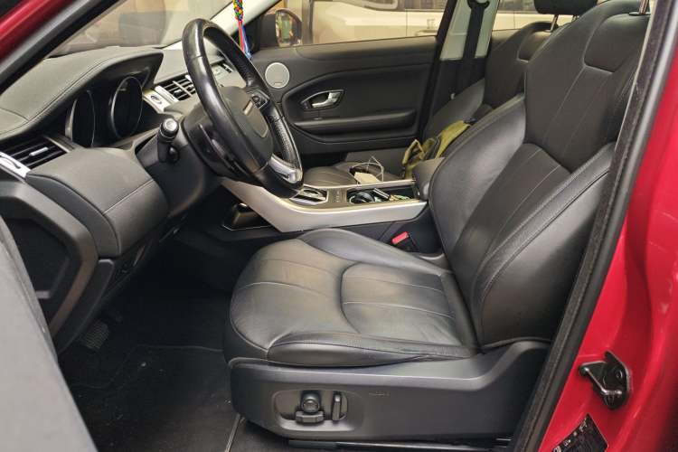 Used Land Rover Range Evoque 2018 240 PS SE Smart Brilliance Edition Left Front Seat
