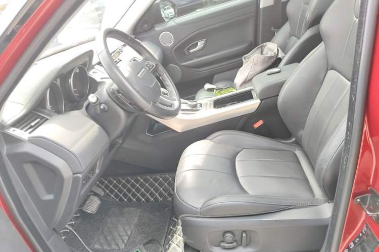 Used Land Rover Range Evoque 2018 240 PS SE Smart Brilliance Edition Left Front Seat