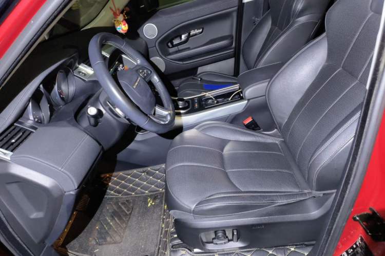 Used Land Rover Range Evoque 2018 240 PS SE DYNAMIC Smart Edition Left Front Seat