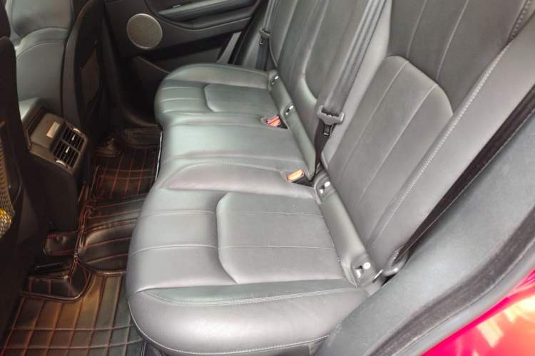 Used Land Rover Range Evoque 2018 240 PS SE Smart Brilliance Edition Left Rear Seat