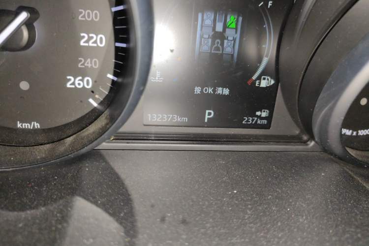 Used Land Rover Range Evoque 2018 240 PS SE Smart Brilliance Edition Odometer Close Up