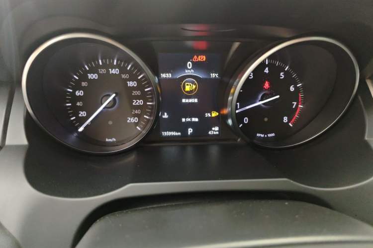 Used Land Rover Range Evoque 2018 240 PS SE Smart Brilliance Edition Odometer Close Up