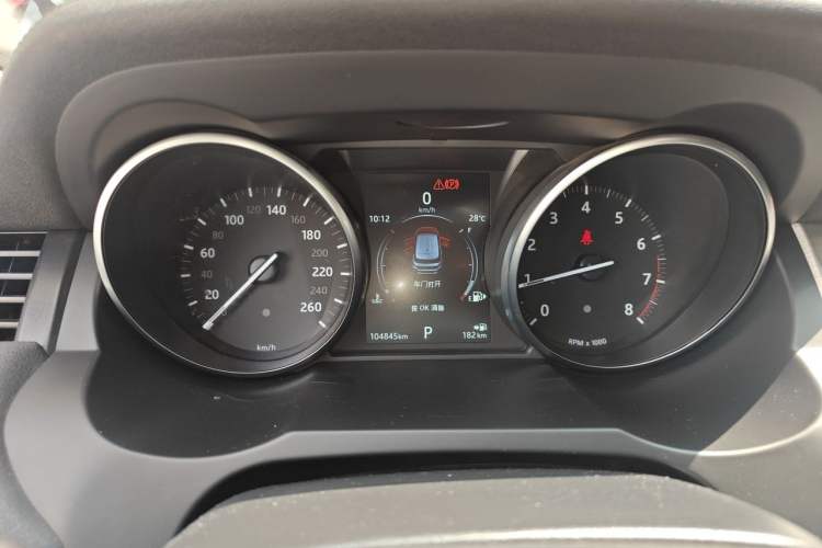 Used Land Rover Range Evoque 2018 240PS PURE Style Edition Odometer Close Up