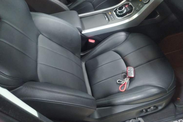 Used Land Rover Range Evoque 2018 240 PS SE Smart Brilliance Edition Right Front Seat