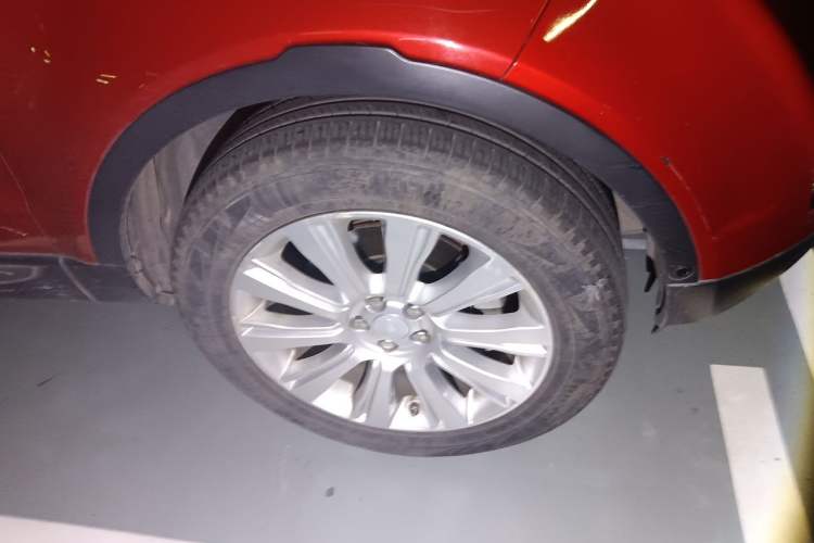 Used Land Rover Range Evoque 2018 240 PS SE Smart Brilliance Edition Right Front Wheel Hub