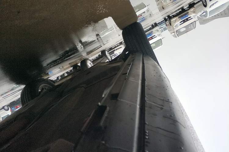 Used Land Rover Range Evoque 2018 240PS PURE Style Edition Right Side Sill