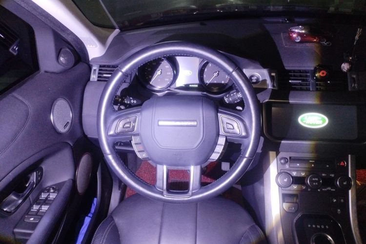 Used Land Rover Range Evoque 2018 240 PS SE Smart Brilliance Edition Steering Wheel