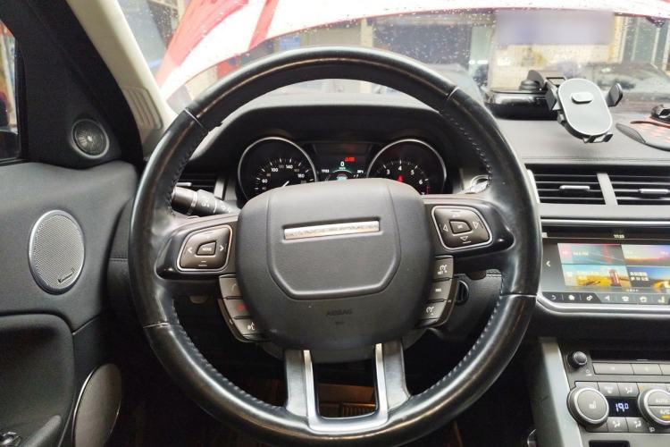 Used Land Rover Range Evoque 2018 240 PS SE Smart Brilliance Edition Steering Wheel