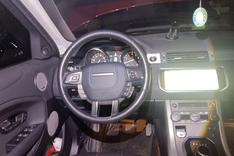 Used Land Rover Range Evoque 2018 240 PS SE Smart Brilliance Edition Steering Wheel