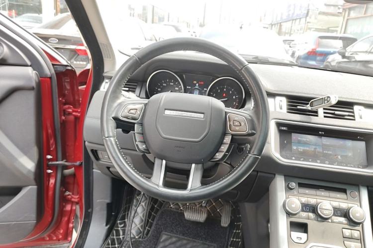 Used Land Rover Range Evoque 2018 240 PS SE Smart Brilliance Edition Steering Wheel