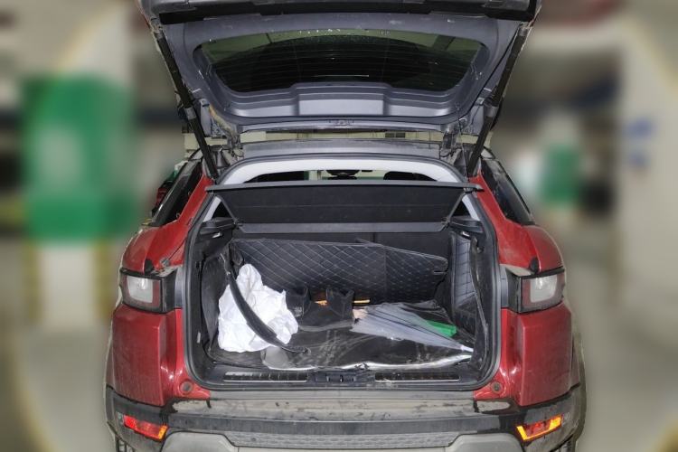 Used Land Rover Range Evoque 2018 240 PS SE Smart Brilliance Edition Trunk