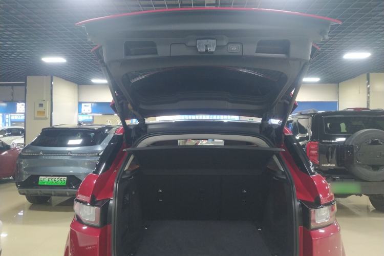 Used Land Rover Range Evoque 2018 240 PS SE Smart Brilliance Edition Trunk