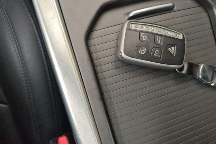 Used Land Rover Range Evoque 2018 240 PS SE Smart Brilliance Edition Vehicle Key