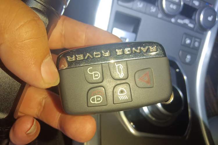 Used Land Rover Range Evoque 2018 240 PS SE Smart Brilliance Edition Vehicle Key
